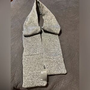 NWT Bark Essential Thermal Knit Scarf